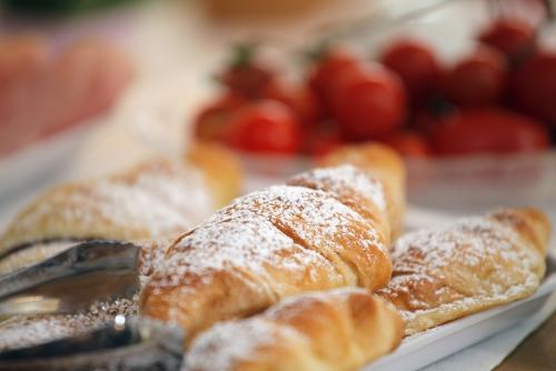 Täglich frische Brioches und Süßspeisen